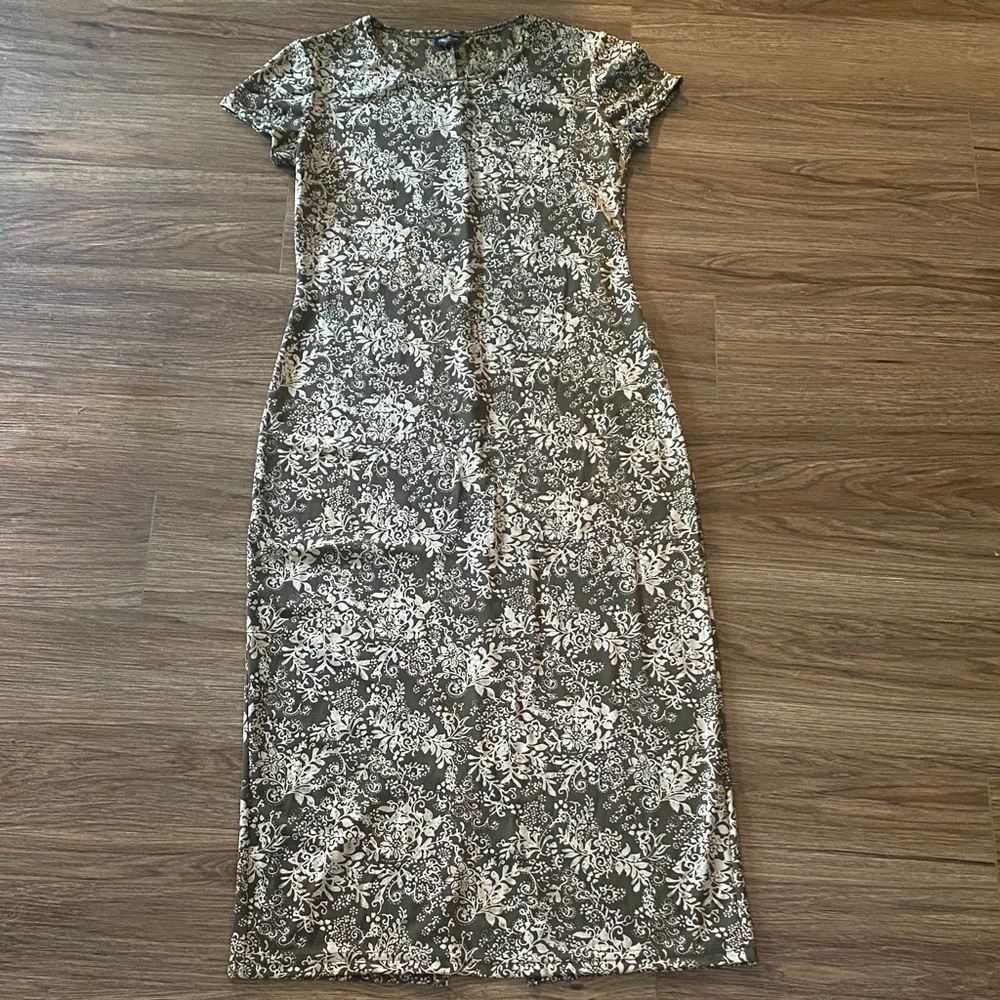 Vintage Y2K The Attic USA midi dress. Size small floral print 90’s friends